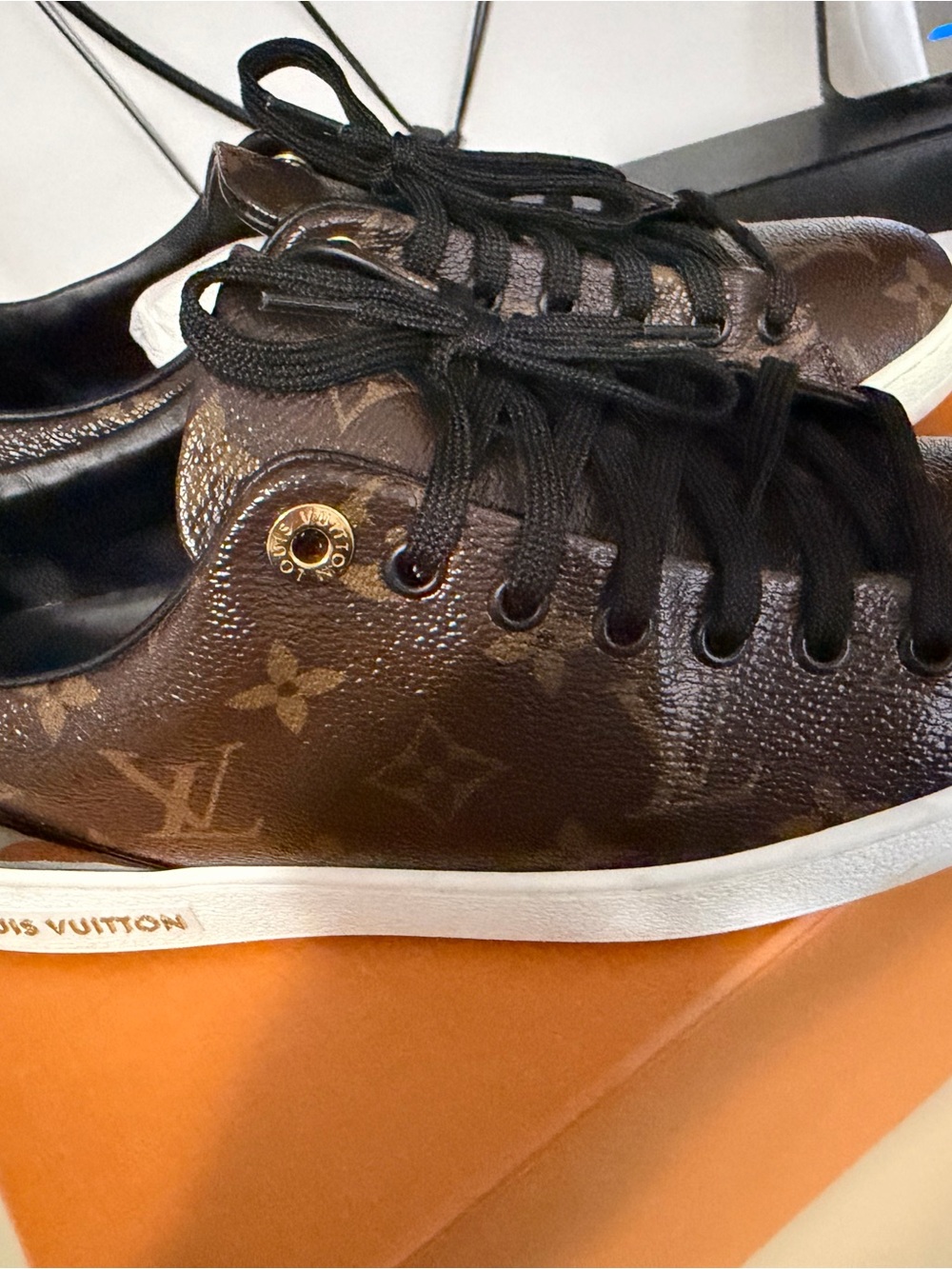Louis Vuitton Brown Monogram Low-Top Sneakers /like new only used twice - Picture 2 of 5